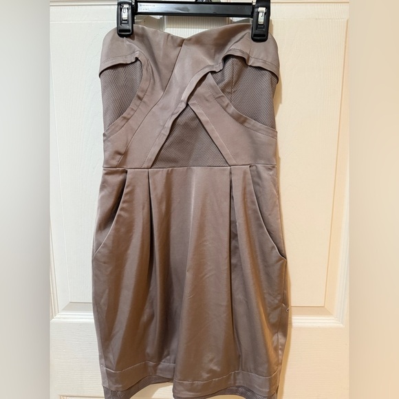 Elegant Sleeveless Mesh Cocktail Dress in Taupe - Picture 4 of 10